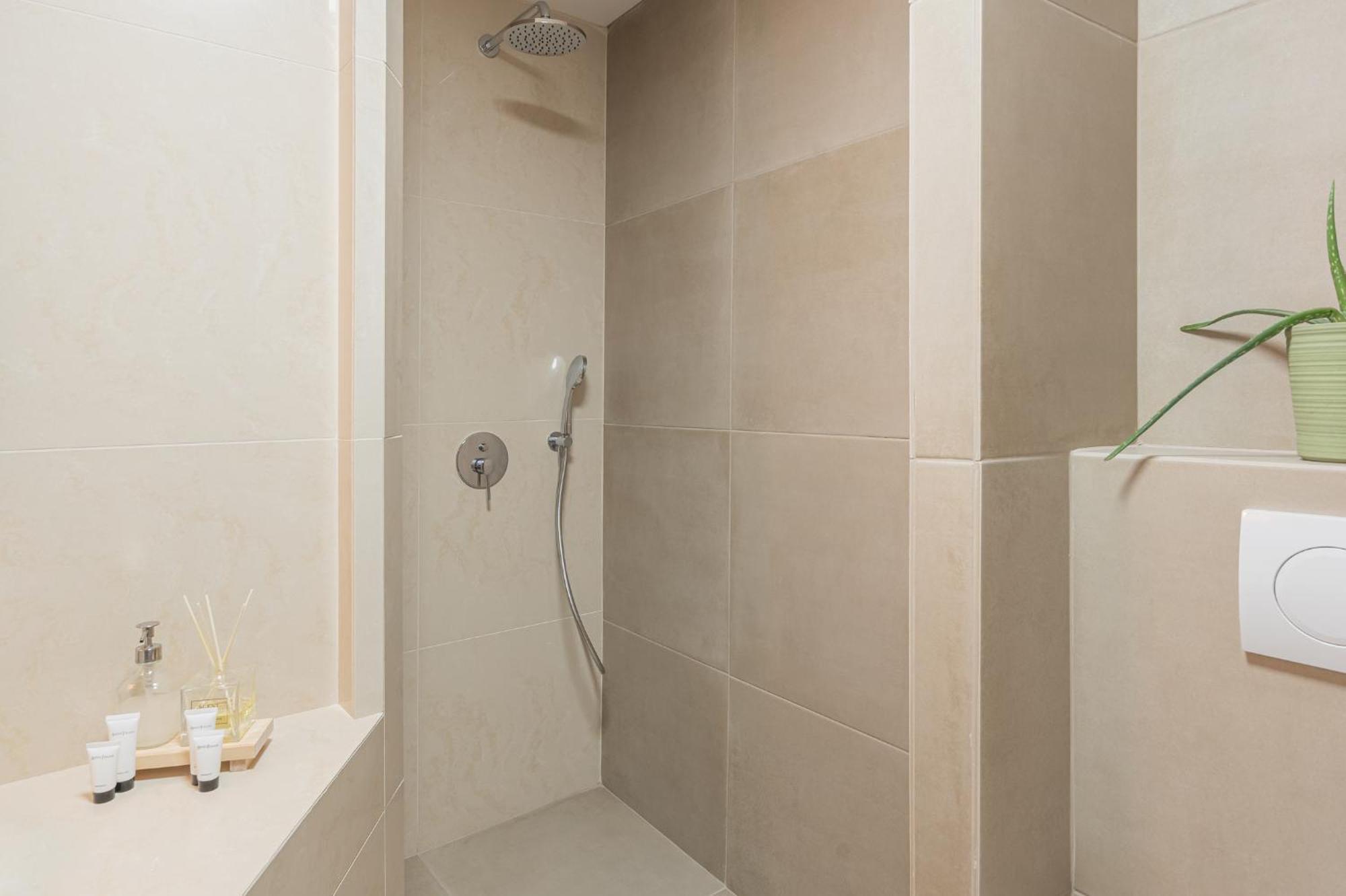 Hotel Akropol 3*